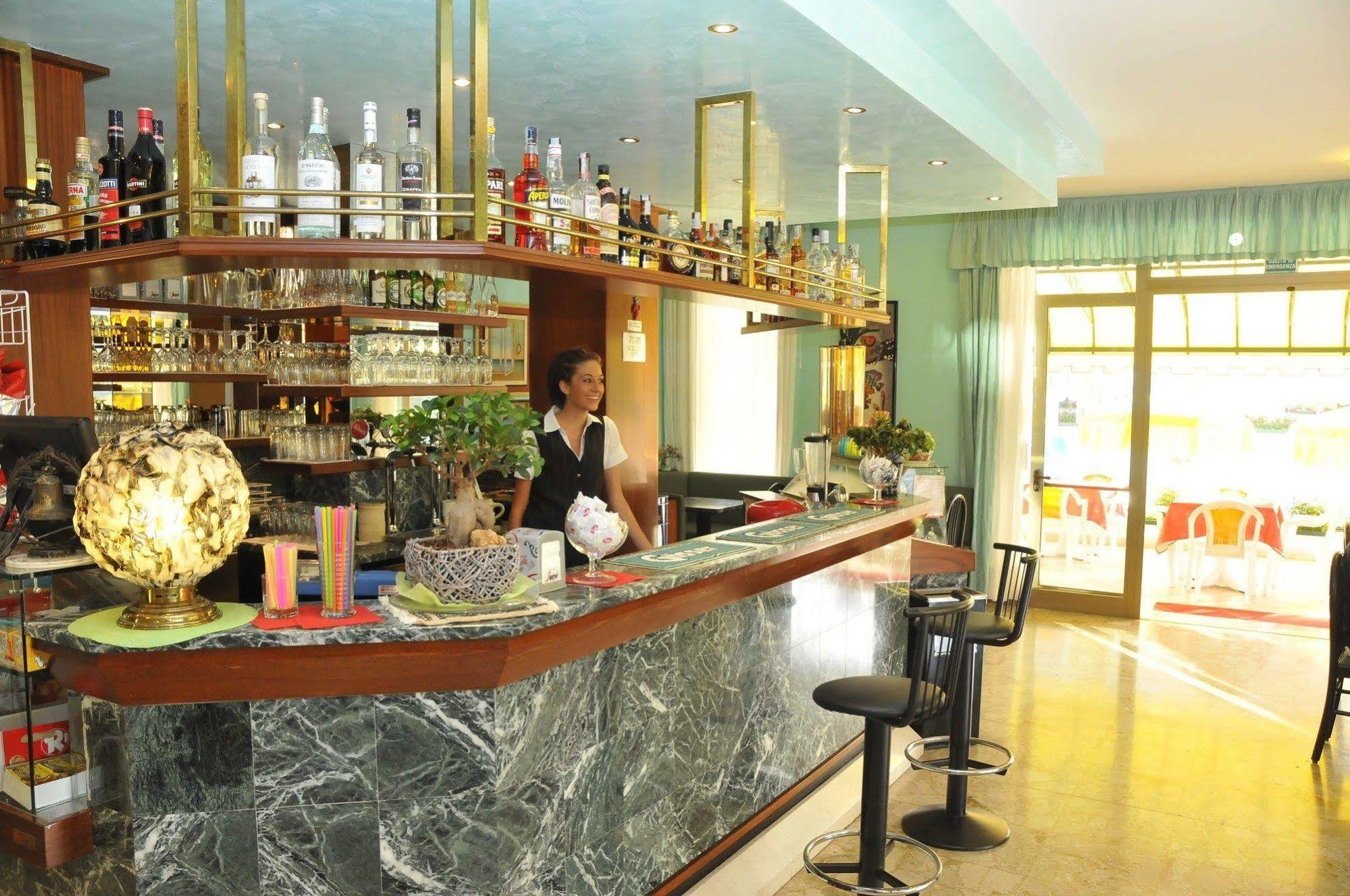 Hotel Jadran Lido di Jesolo Exterior photo